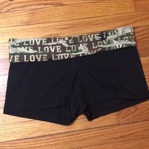 NWOT camo love yoga shorts